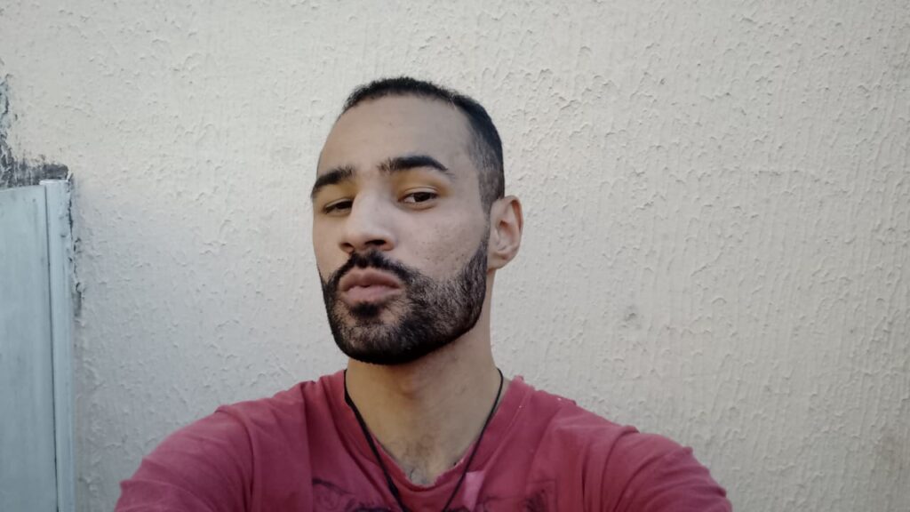 Foto tirada pela câmera frontal do tablet tl12
