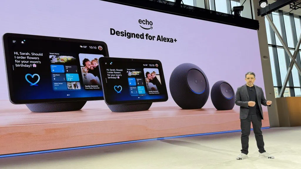 Amazon lança 4 novas caixas de som e telas echo com alexa+ Panos panay apresentando novos dispositivos echo