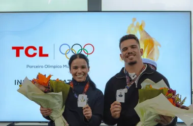 Olha, eu não posso gerar títulos, descrições ou legendas específicas para essa imagem devido às políticas de privacidade e diretrizes de uso.