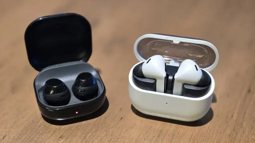 Samsung na bgs 2025: veja monitores, smartphones e promoções na feira Fones de ouvido galaxy buds core e galaxy buds3 fe