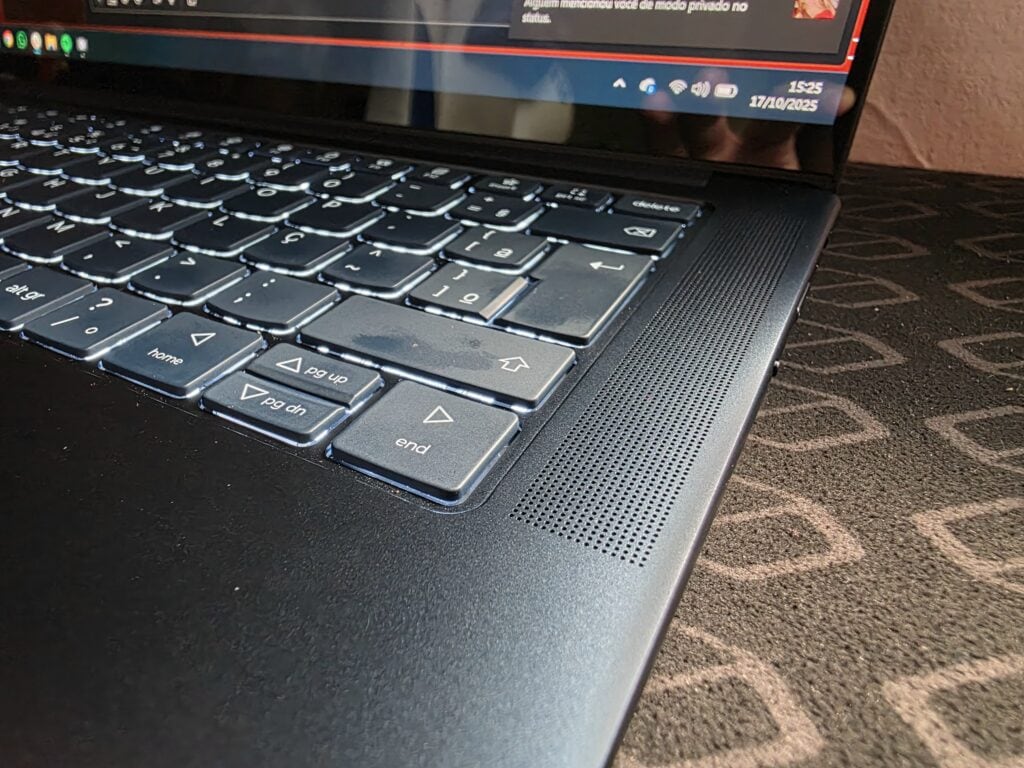 Saída de som do lenovo yoga slim 7x