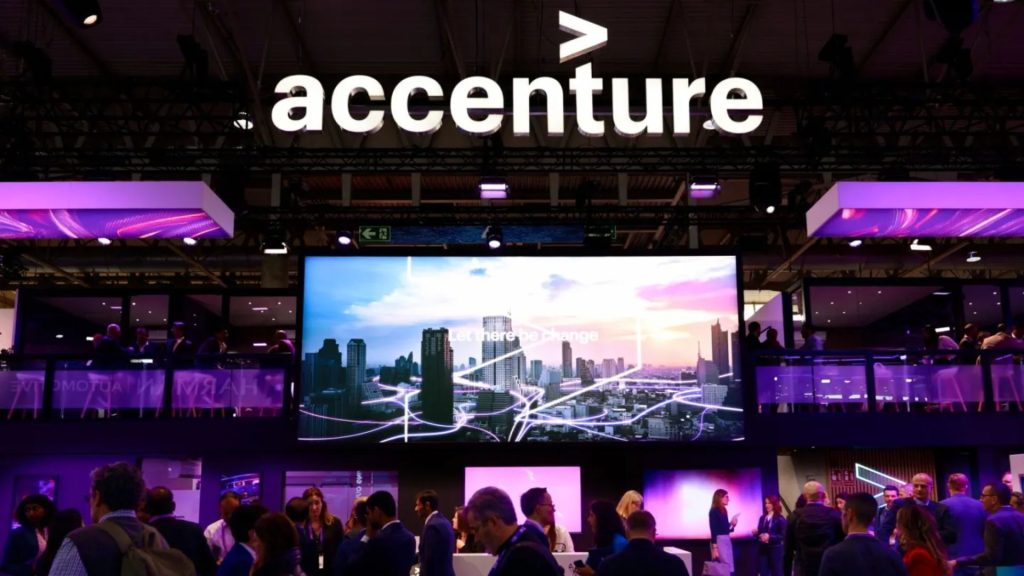 Deloitte, Accenture, Google y otras empresas tienen vacantes de empleo en tecnología en octubre. Imagen de la empresa Accenture
