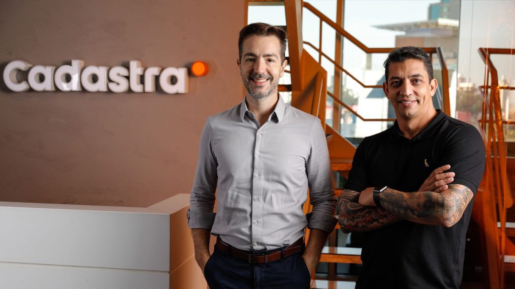 Deloitte, Accenture, Google y otras empresas tienen vacantes de empleo en tecnología en octubre. Imagen de empresa registrada