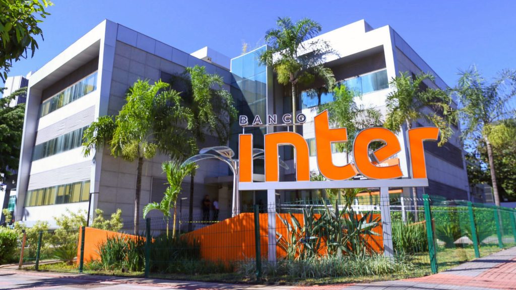 Deloitte, Accenture, Google y otras empresas tienen vacantes de empleo en tecnología en octubre. Imagen de la empresa inter