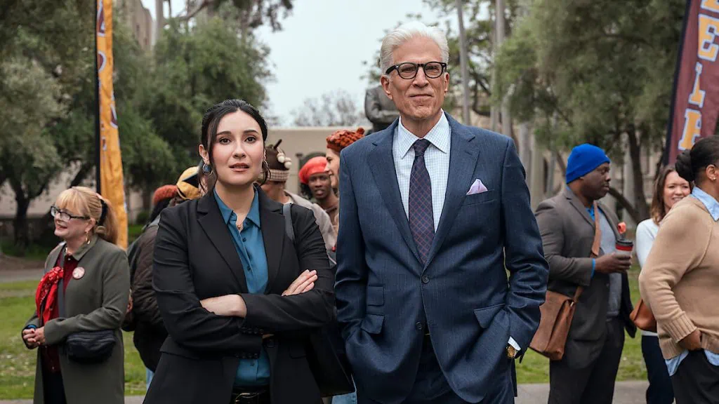 Tecnologia, inovação e diversidade no evento showmetech brasil. Pessoas discutem avanços em tecnologia e cultura digital ao ar livre.