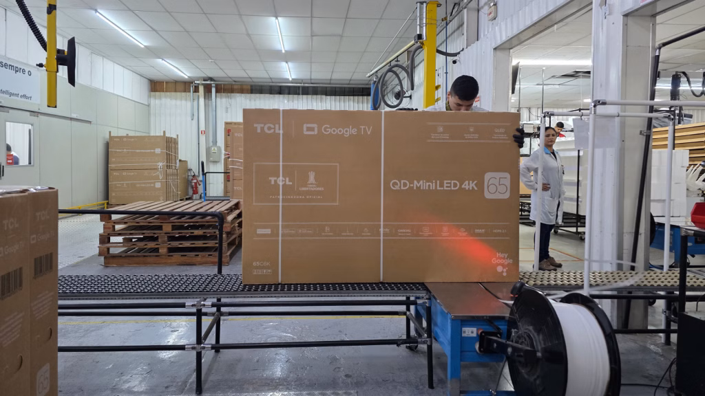 Fábrica de smart tvs da tcl em manaus