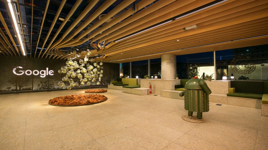 Deloitte, Accenture, Google y otras empresas tienen vacantes de empleo en tecnología en octubre. Imagen de la empresa Google