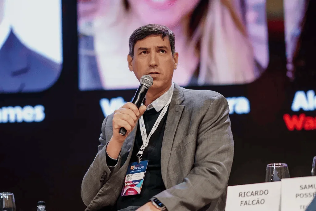 Claro lança pacote com netflix, disney+, hbo max, apple tv+ e prime video por r$ 69,90 Ricardo falcão, diretor-executivo da clarotv+