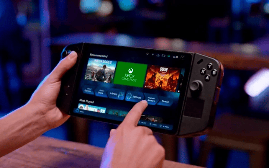 Jogador portátil com tela de jogos xbox e nintendo switch, tecnologia em eletrônicos de entretenimento.