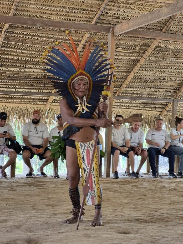 Review: galaxy s25 fe supera expectativas com ótima câmeras e bateria Foto de um índio tirada pelo galaxy s25 fe