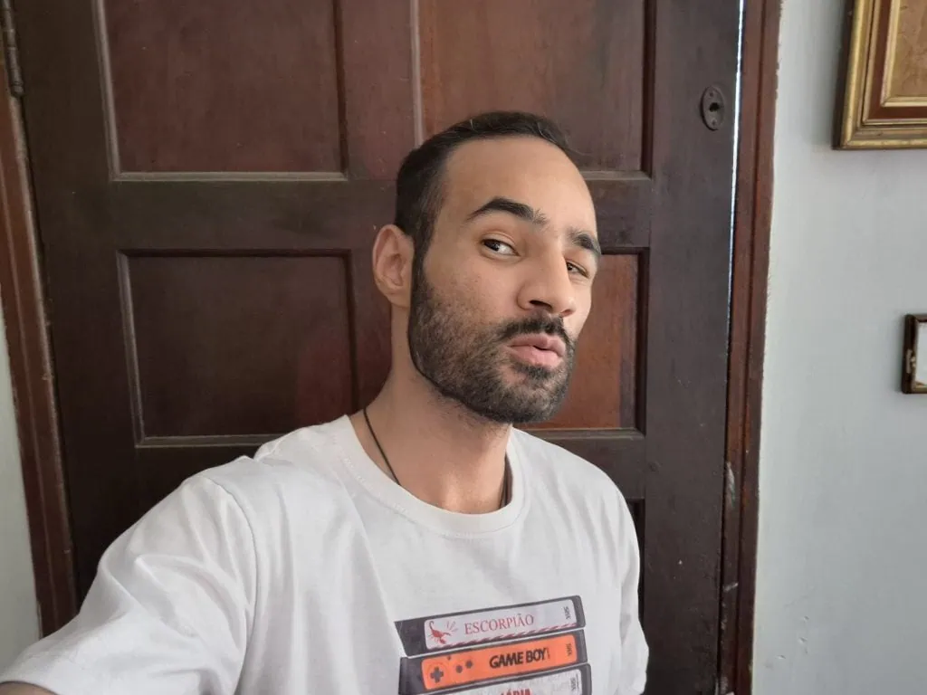 Review: galaxy s25 fe supera expectativas com ótima câmeras e bateria Selfie tirada pelo galaxy s25 fe