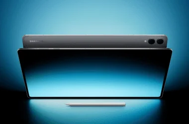 Smartphone samsung com caneta estilográfica e tela dobrável em destaque.