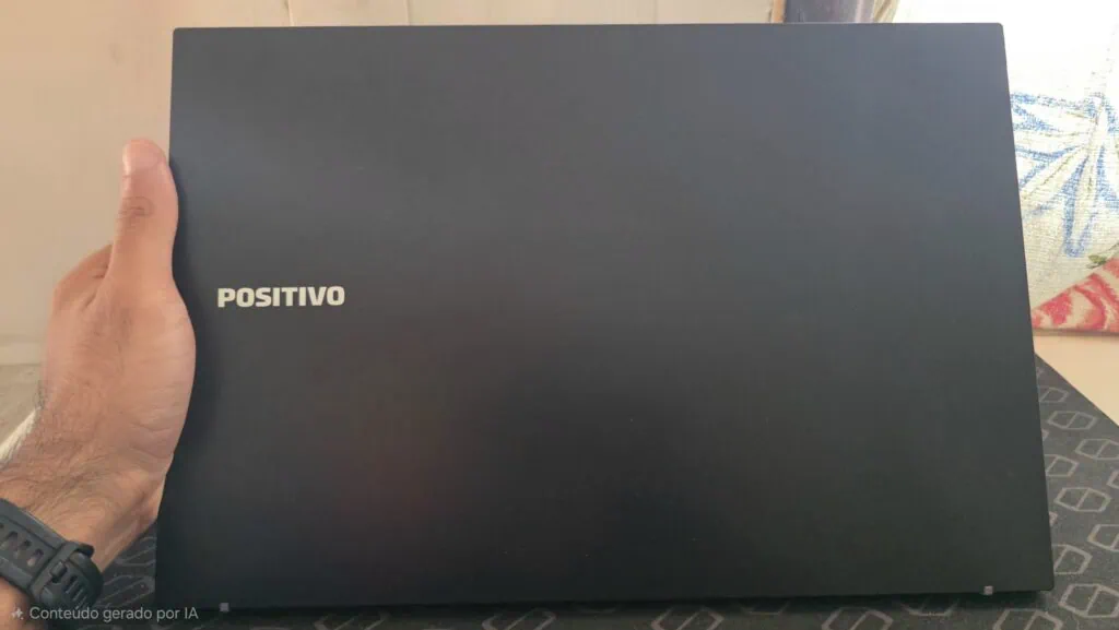 Review: De Positivo Vision R15M notebook biedt goede hardware voor een redelijke prijs. Vision R15M notitieboekhoes