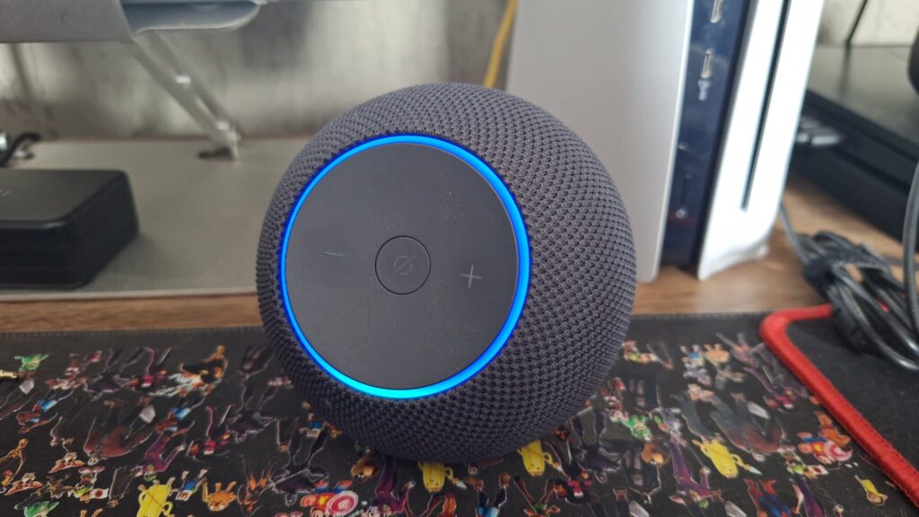 Echo dot max com led aceso