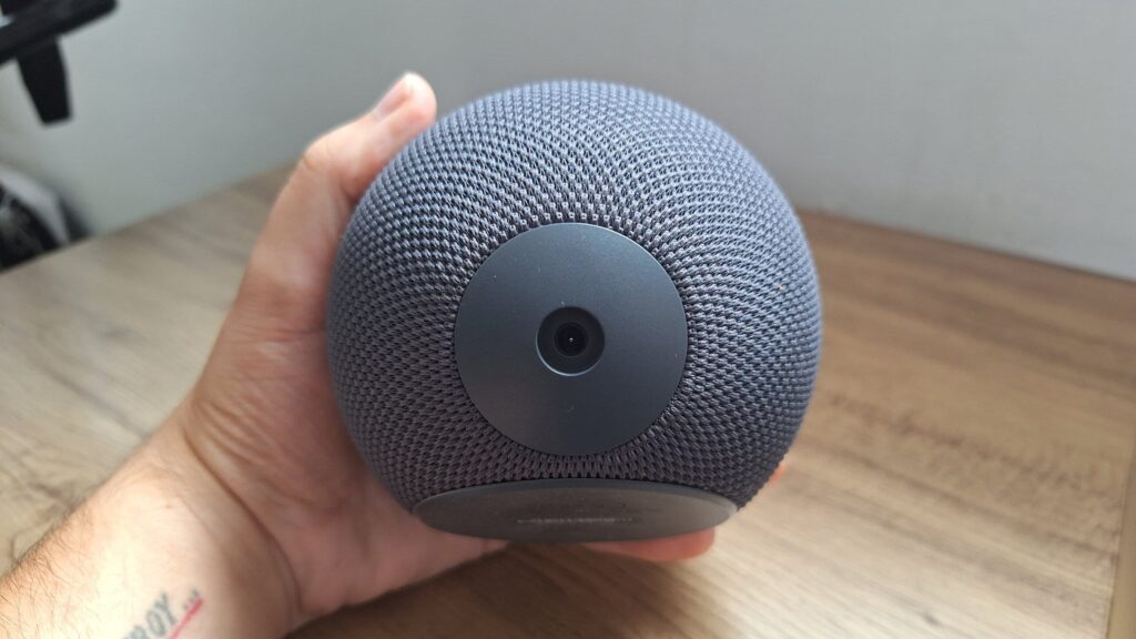 Parte traseira da echo dot max