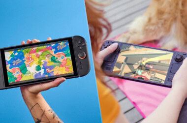 Duas pessoas jogando com consoles portáteis de pc e videogame ao ar livre.