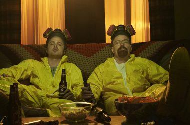 Cena de breaking bad com aaron paul e bryan cranston