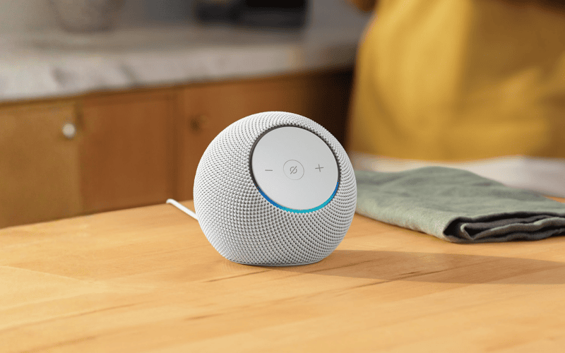Echo dot max na cor branca