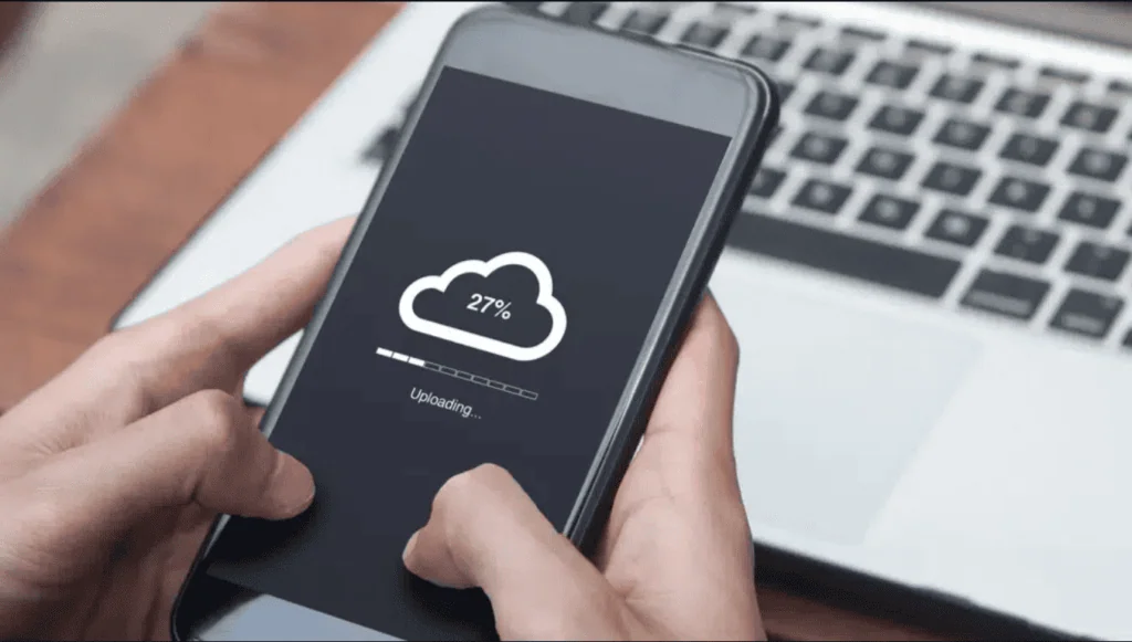 Celular no carnaval: dicas para curtir a folia com segurança Celular no carnaval: dicas para curtir a folia com segurança. Veja como proteger seu celular, carteira e outros pertences, antes, durante e depois das festas, blocos e paradas de carnaval
