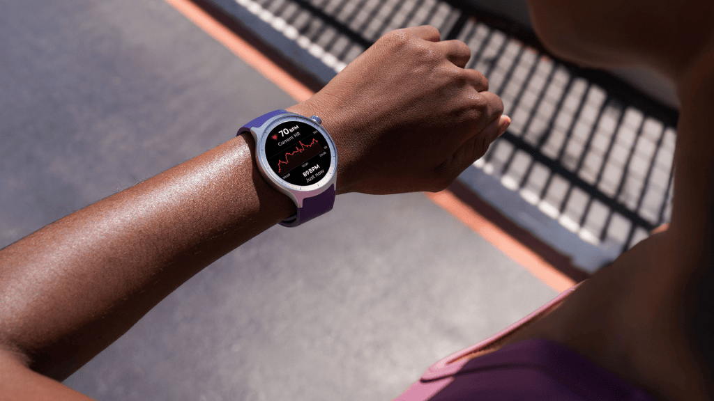 CES 2026 : Motorola dévoile le Razr Fold pliable, un collier IA, une montre connectée et bien plus encore ! Montre Motorola Moto