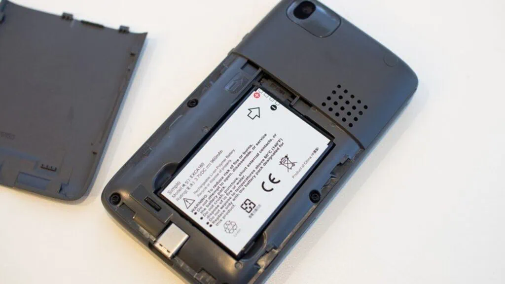 Sooner: o primeiro celular android Visão traseira do htc sooner