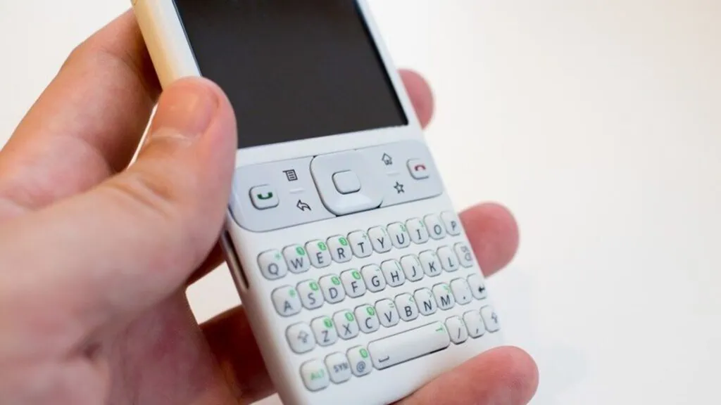 Sooner: o primeiro celular android Variante branca do htc sooner