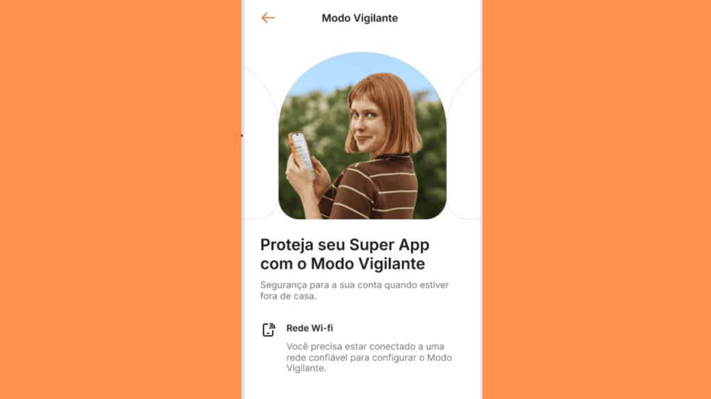 Apps de bancos: como ativar o modo de proteção por localização Imagem de uma mulher ativando o modo de proteção por localização no celular.