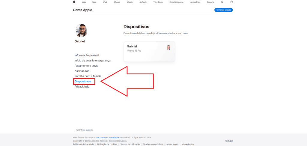 Como apagar um iphone roubado ou perdido pelo icloud Imagem de tela do menu de dispositivos apple na conta icloud, destacando a opção "dispositivos".