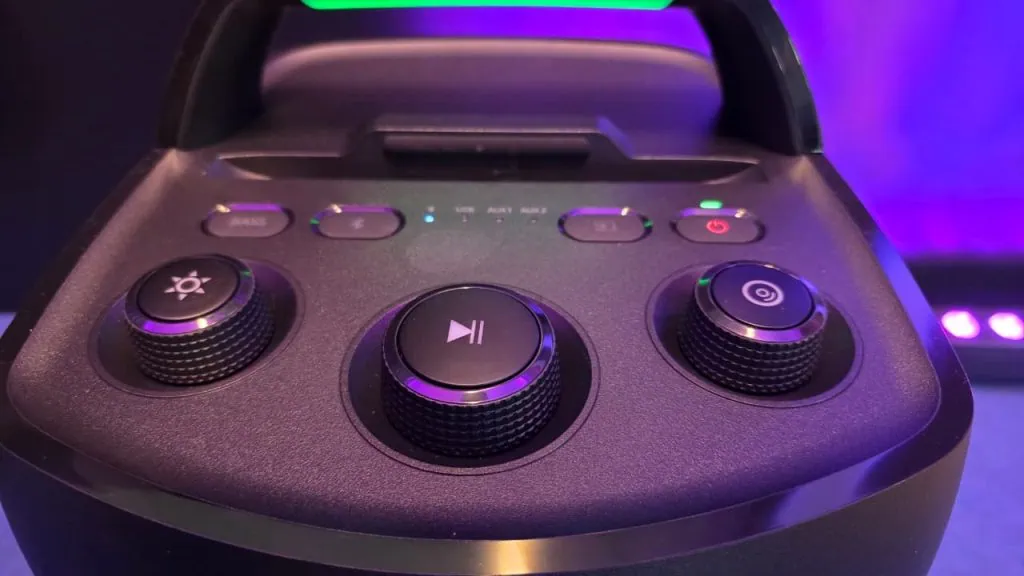 Sound towers samsung st50f e st40f chegam ao brasil com bateria de até 18h Botões das sound tower st40f e st50f