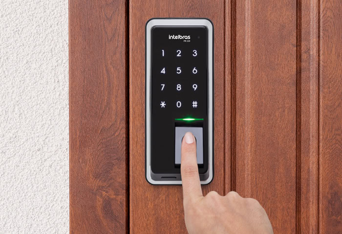 Melhores fechaduras digitais para comprar para sua casa Fechadura digital com teclado e sensor de impressão digital.
