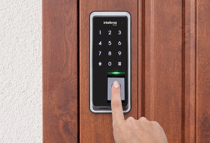 Melhores fechaduras digitais para comprar para sua casa Fechadura digital com teclado e sensor de impressão digital.