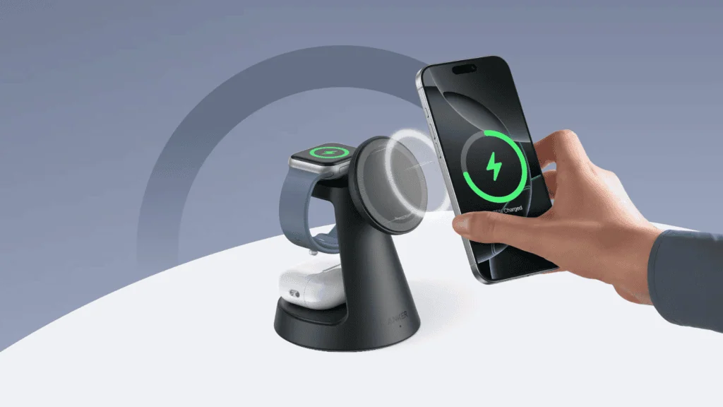 O que é qi2. 2 (qi 2 25w), nova tecnologia de carregamento sem fio para smartphones Dispositivo de carregamento sem fio qi2. 2 com smartphone em uso.