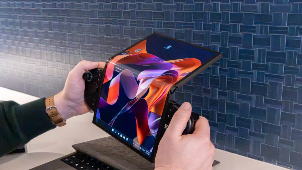Mwc 2026: veja os destaques da feira de tecnologia! Tablet dobrável com tela grande exibindo cores vibrantes na feira mwc 2026.