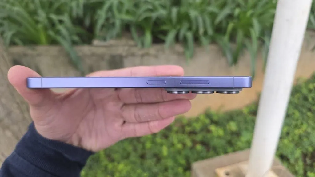 Обзор: Galaxy S26 Ultra предлагает инновационную функцию защиты конфиденциальности на экране и сохраняет отличные камеры. галакси с26 ультра