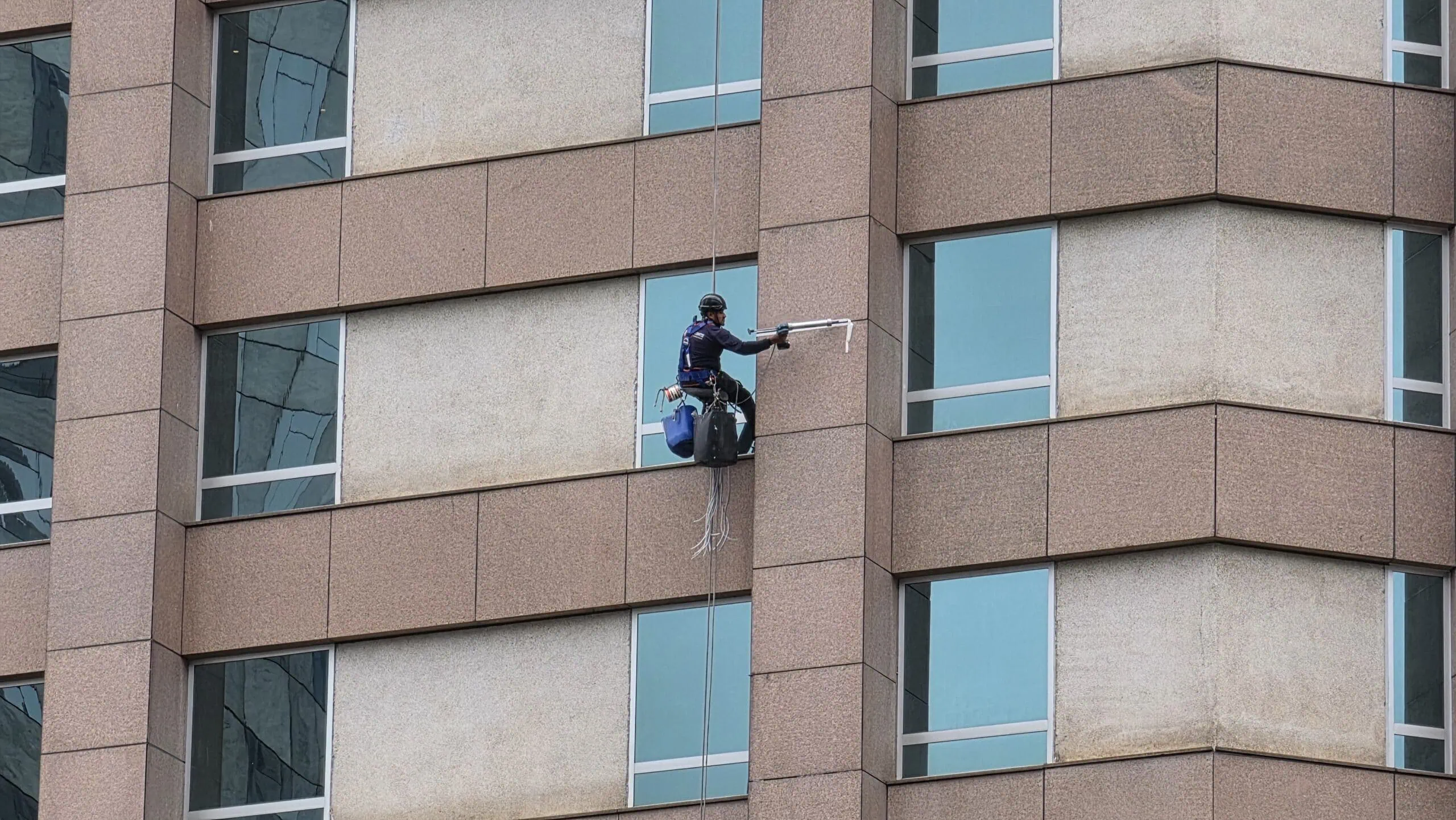 Anmeldelse: Galaxy S26 Ultra innoverer med en personvernsskjerm samtidig som den beholder utmerkede kameraer. Den nye generasjonen av Samsungs premium smarttelefon har enestående skjermpersonvernsteknologi, forbedrede kameraer og lengre batterilevetid, blant andre nye funksjoner. Se hva vi syntes om den: