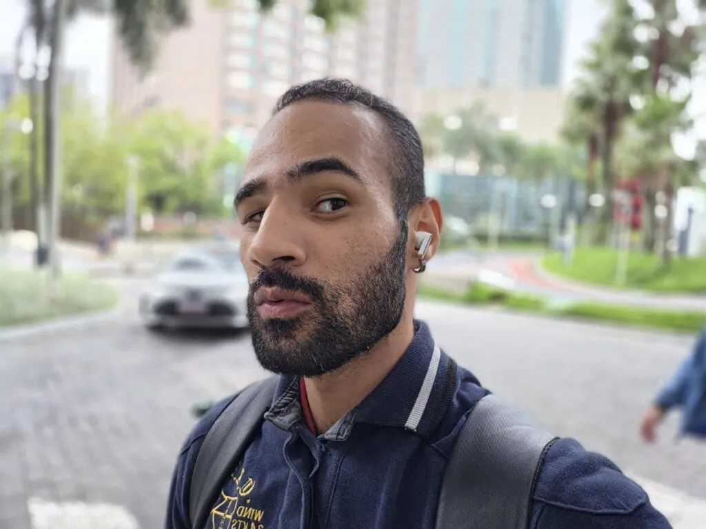 Обзор: Galaxy S26 Ultra предлагает инновационную функцию защиты конфиденциальности на экране и сохраняет отличные камеры. Обзор: Galaxy S26 Ultra внедряет инновации в области защиты конфиденциальности на экране, сохраняя при этом превосходные камеры. Новое поколение премиальных смартфонов Samsung отличается беспрецедентной технологией защиты конфиденциальности на экране, улучшенными камерами и увеличенным временем автономной работы, а также другими новыми функциями. Ознакомьтесь с нашим мнением: