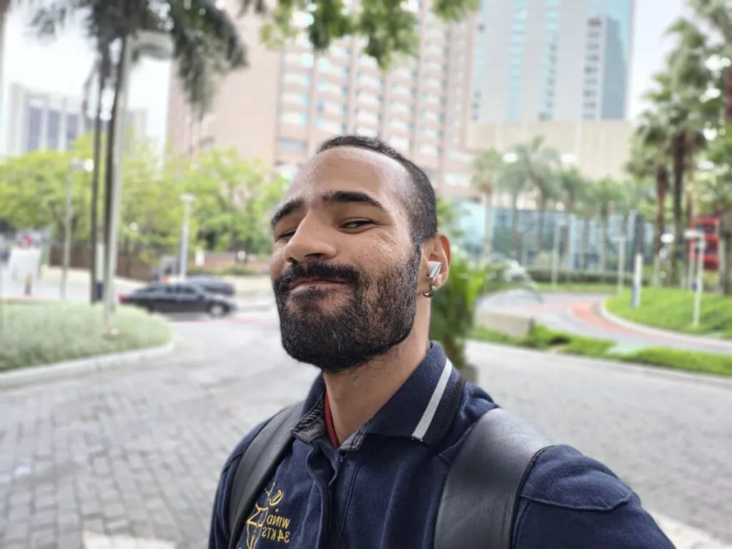 Review: galaxy s26 ultra inova com tela de privacidade e mantém ótimas câmeras Review: galaxy s26 ultra inova com tela de privacidade e mantém ótimas câmeras. A nova geração do smartphone premium da samsung traz tecnologia inédita de privacidade de tela, câmeras aprimoradas e maior duração de bateria, dentre outras novidades. Vela o que achamos dele: