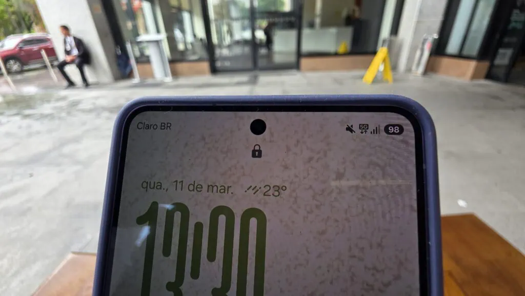 Review: galaxy s26 ultra inova com tela de privacidade e mantém ótimas câmeras Câmera frontal do galaxy s26 ultra