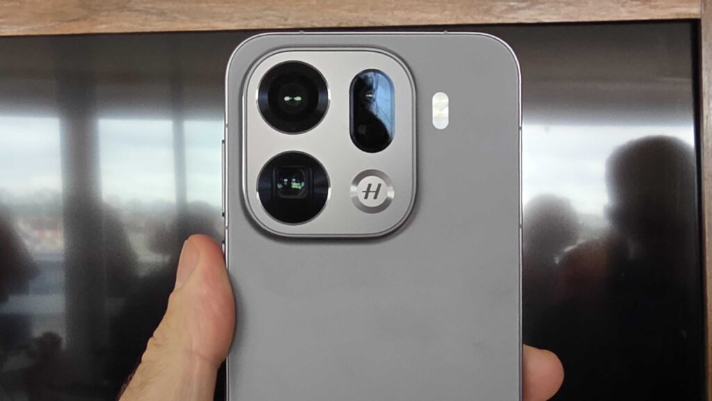 Oppo find x9 pro chega ao brasil com lente da hasselblad de 200 mp Câmeras traseiras do oppo find x9 pro