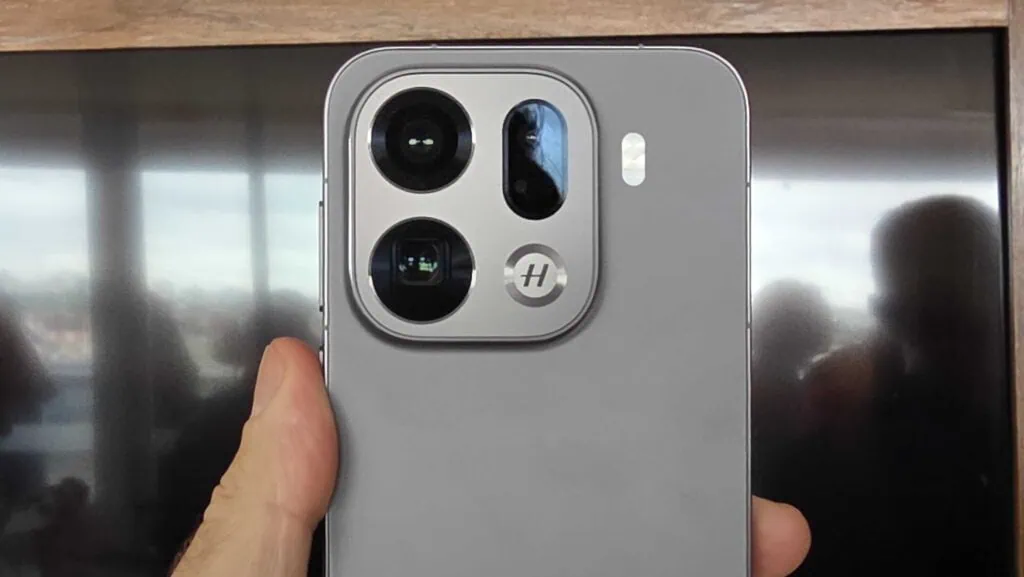 오포 파인드 X9 프로가 200MP 하셀블라드 렌즈를 탑재하고 브라질에 출시되었습니다. 오포 파인드 X9 프로 후면 카메라