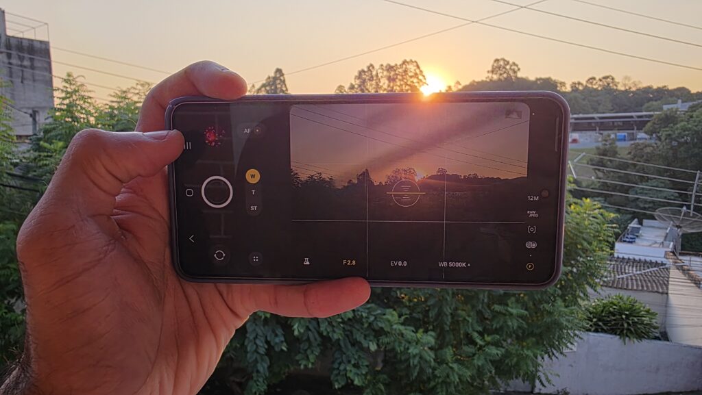 Review: De Galaxy S26 Ultra innoveert met een privacyscherm en behoudt uitstekende camera's. Expertraw geopend op Galaxy S26 Ultra