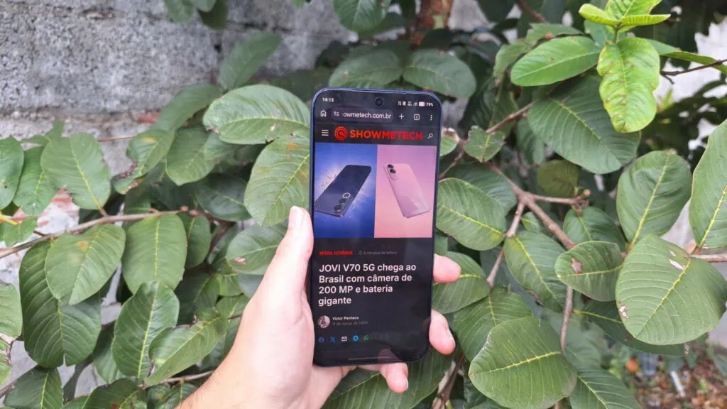 Review: jovi v70 5g tem super bateria e câmera com 200mp Tela do jovi v70 5g atinge até 1900 nits de brilho