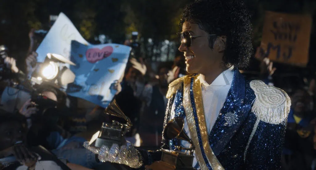Cinebiografia de michael jackson estreia em abril. Relembre a polêmica carreira do rei do pop Cinebiografia de michael jackson estreia em abril. Relembre a polêmica carreira do rei do pop
