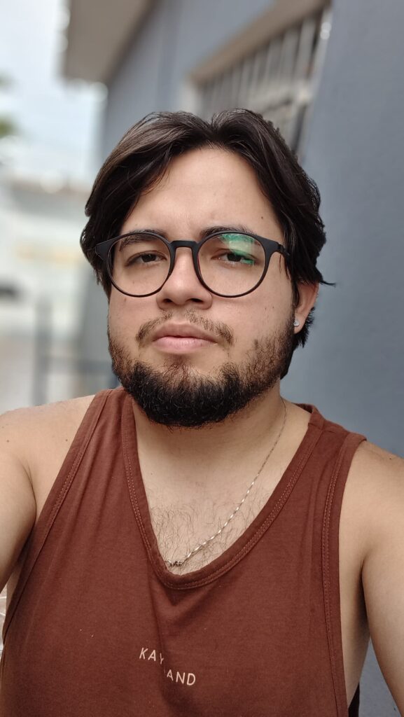 Análisis: El Jovi V70 5G tiene una batería de gran capacidad y una cámara de 200 MP. Selfie tomada con el Jovi V70 5G.