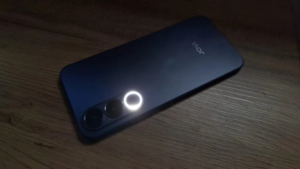 The Jovi v70 5g arrives in Brazil with a 200 MP camera and a giant battery. Aura light