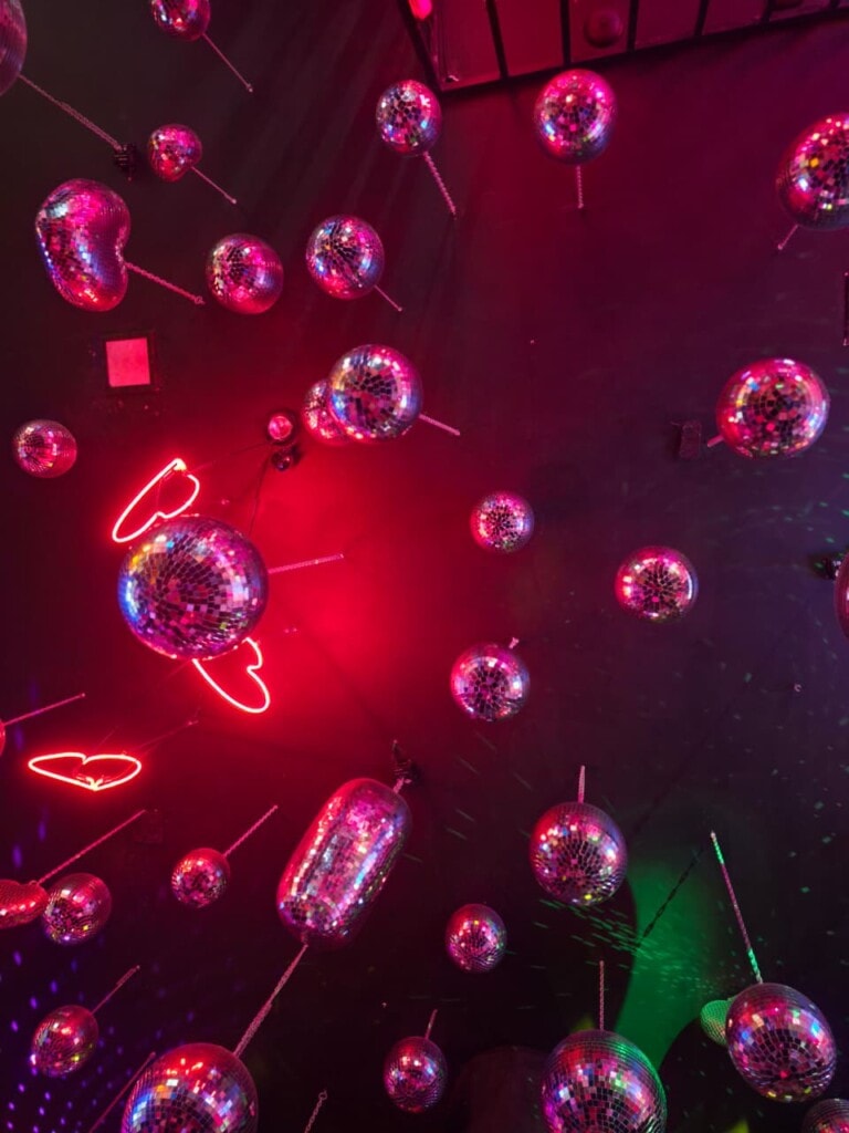 Review: galaxy s26 ultra inova com tela de privacidade e mantém ótimas câmeras Review: galaxy s26 ultra inova com tela de privacidade e mantém ótimas câmeras. A nova geração do smartphone premium da samsung traz tecnologia inédita de privacidade de tela, câmeras aprimoradas e maior duração de bateria, dentre outras novidades. Vela o que achamos dele: