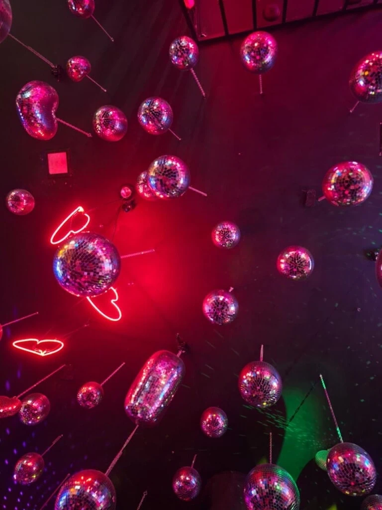 Обзор: Galaxy S26 Ultra предлагает инновационную функцию защиты конфиденциальности на экране и сохраняет отличные камеры. Обзор: Galaxy S26 Ultra внедряет инновации в области защиты конфиденциальности на экране, сохраняя при этом превосходные камеры. Новое поколение премиальных смартфонов Samsung отличается беспрецедентной технологией защиты конфиденциальности на экране, улучшенными камерами и увеличенным временем автономной работы, а также другими новыми функциями. Ознакомьтесь с нашим мнением: