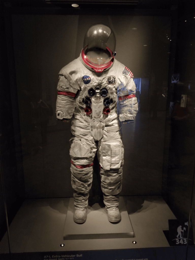 ستقوم وكالة ناسا ببناء قاعدة قمرية بتكلفة 20 مليار دولار. قاعدة قمرية