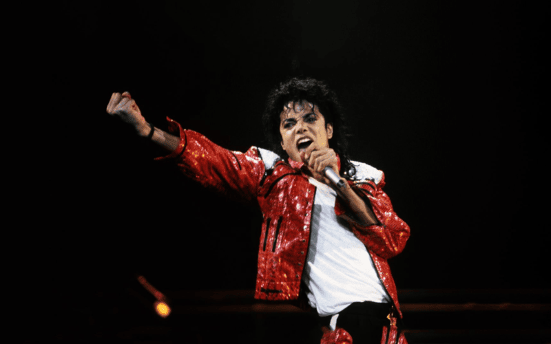 Cinebiografia de michael jackson estreia em abril. Relembre a polêmica carreira do rei do pop