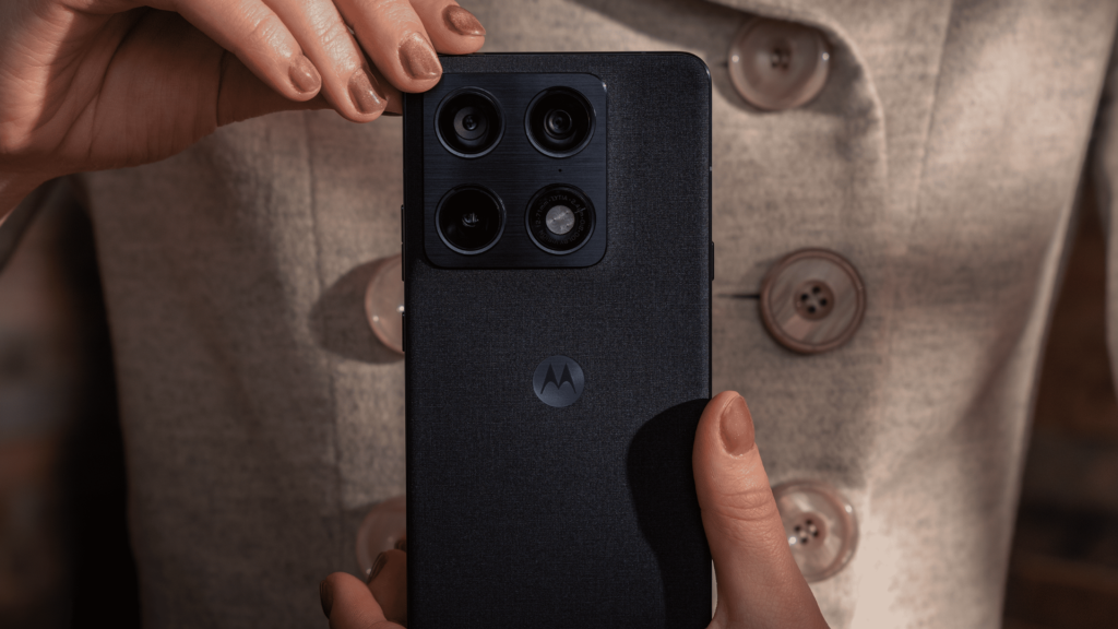 Smartphone motorola signature com câmeras avançadas, design elegante e tecnologia de ponta, agora di.